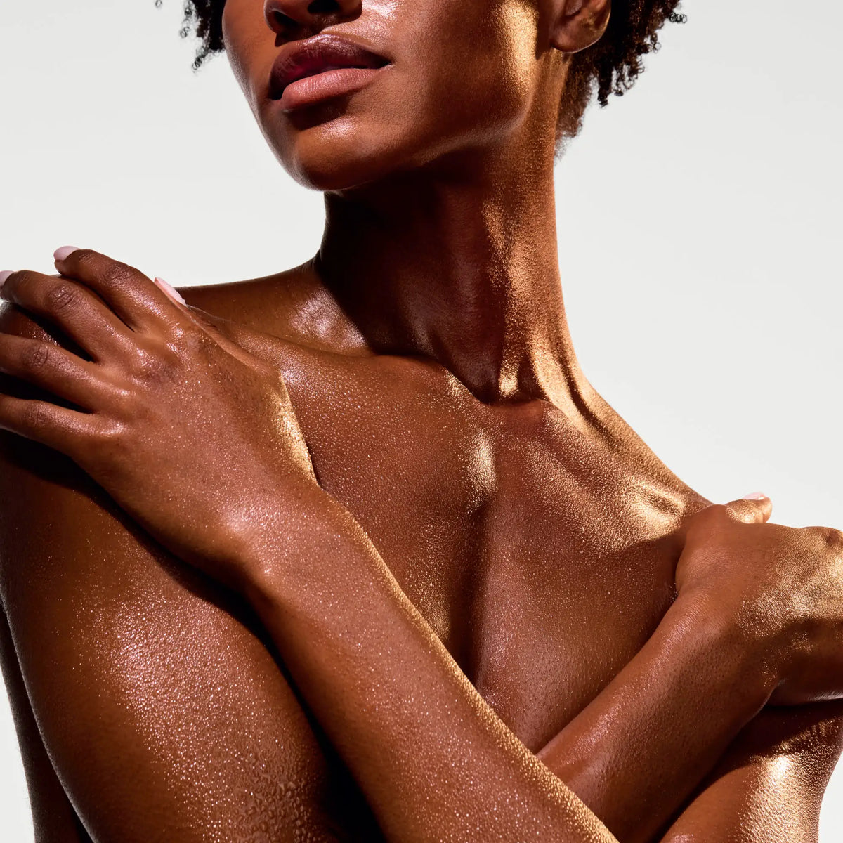 the-glow-getter-multi-oil-body-scrub-g1 NATR-40028-Alt-Image-The_Glow_Getter_Multi-Oil_Body_Scrub-06_1.webp